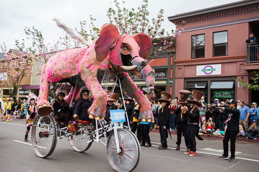 Things To Do With Kids In Arcata - a parade