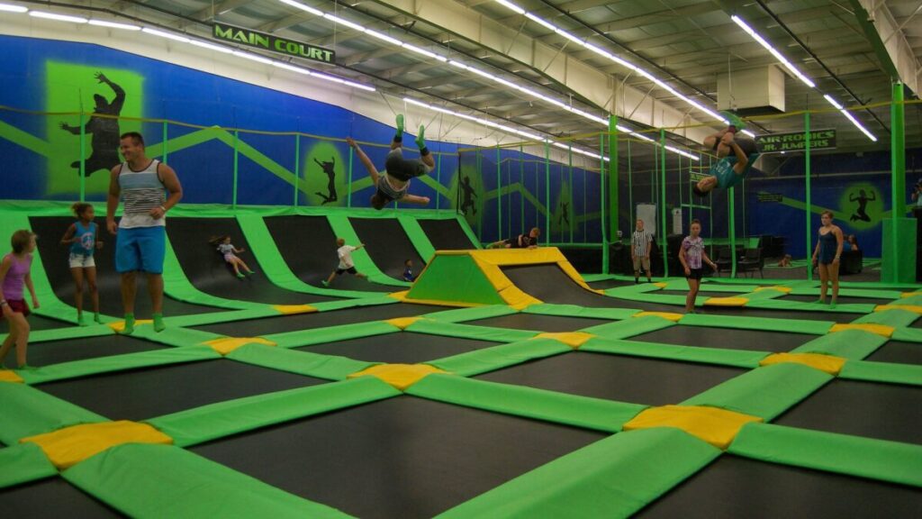 tuesday-family-night-rare-air-trampoline-park-hdr