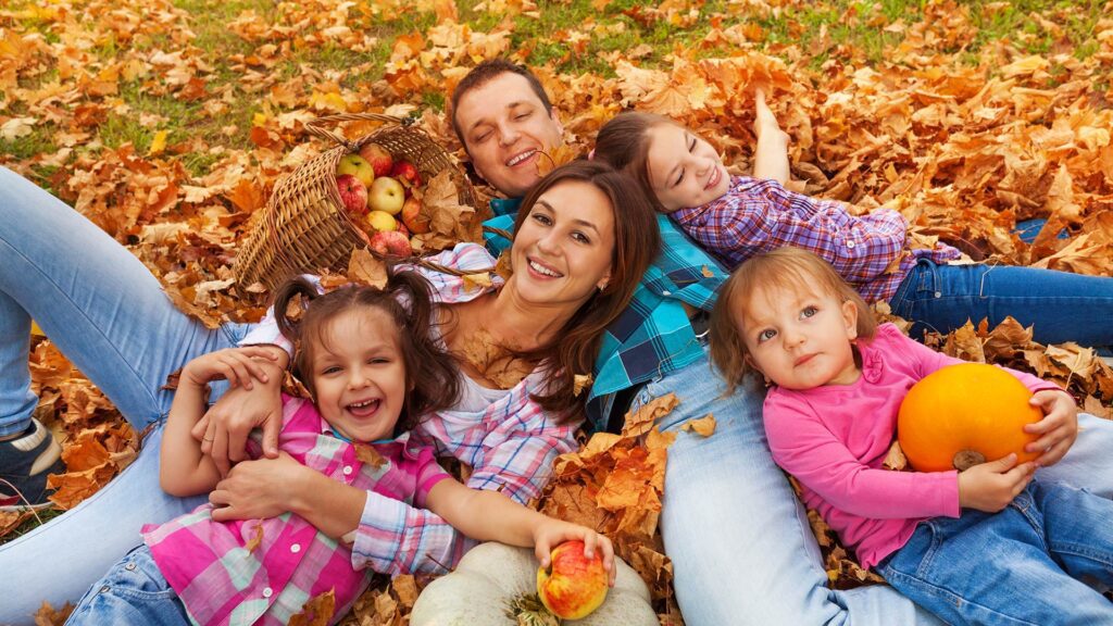 Fam2ndSat_FallingIntoAutumn_1920x1080