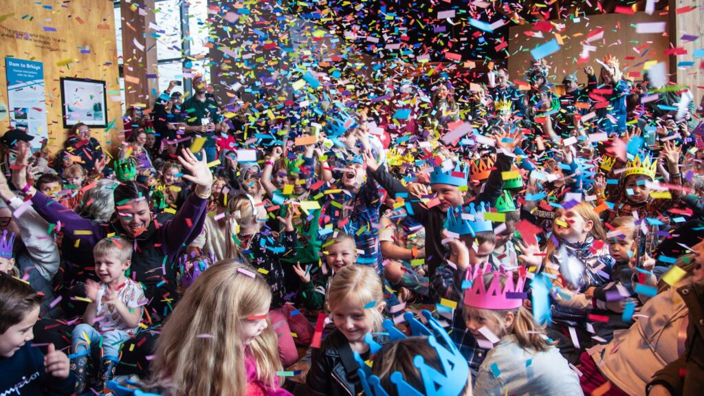 Noon-Years-Eve-1920x1080