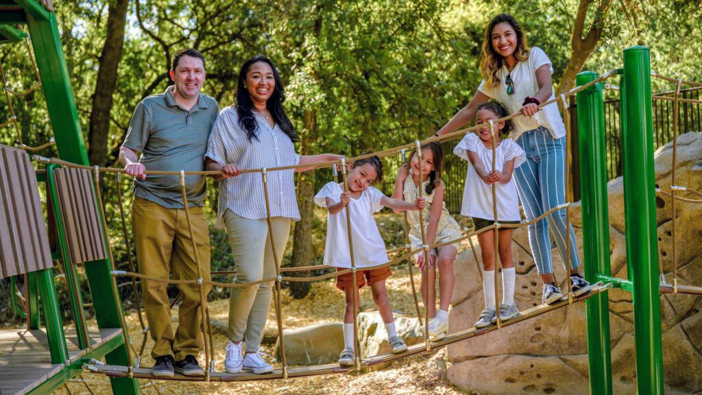 Fam2ndSat_luck_1920x1080