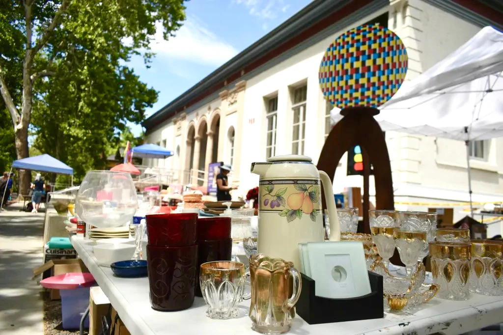 monca Annual yART Sale