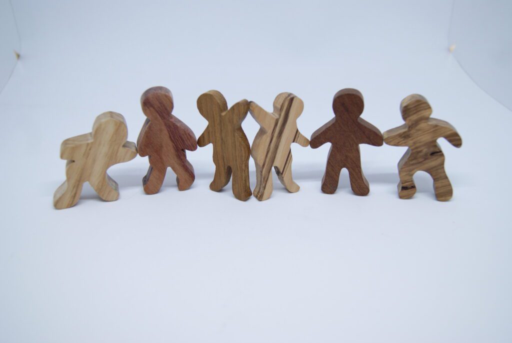 Figures Dancing