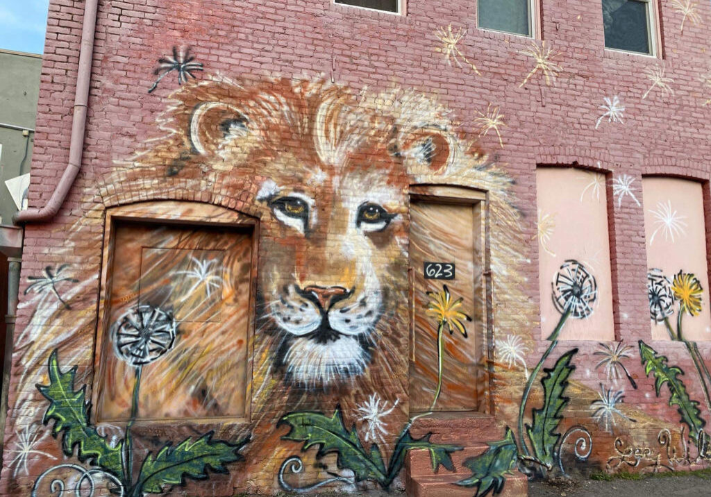 Lacy Wilson lion mural